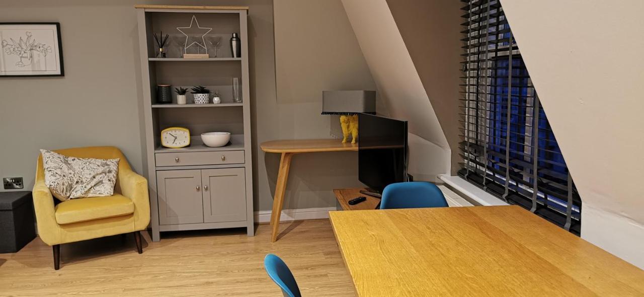 17 South Street Top Flat สการ์โบโรห์ ภายนอก รูปภาพ
